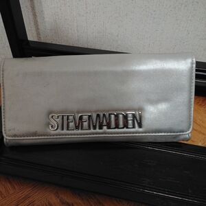 Steve Madden Metallic Silver Wallet